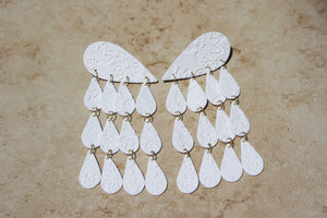 BREEZE (white floral texture)