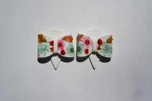 BOW STUD- white w/ summer flowers