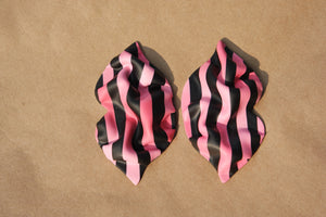 LUSH- pink ombre, black stripe