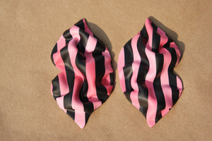 LUSH- pink ombre, black stripe