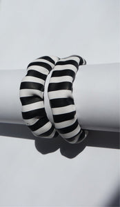 HOOP DREAMS- black&white stripes