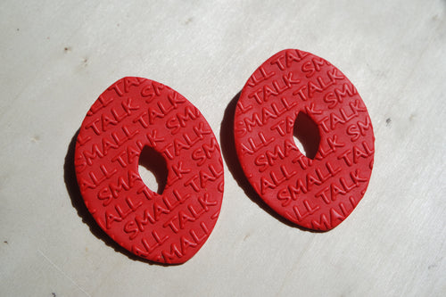 BOSSED STATEMENT STUD- RED