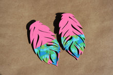 Load image into Gallery viewer, REEFWOOD feather- hot pink dipped