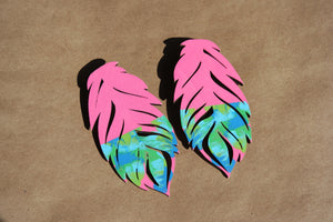 REEFWOOD feather- hot pink dipped