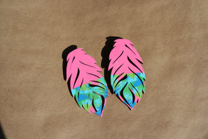 REEFWOOD feather- hot pink dipped