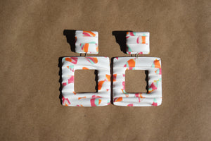 SHUTTER- white, multi-print graphic