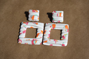 SHUTTER- white, multi-print graphic